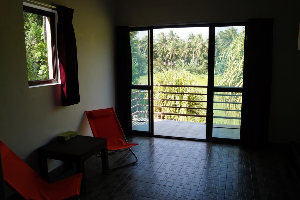 Sri Beach Bungalows And Villa Маравила Экстерьер фото