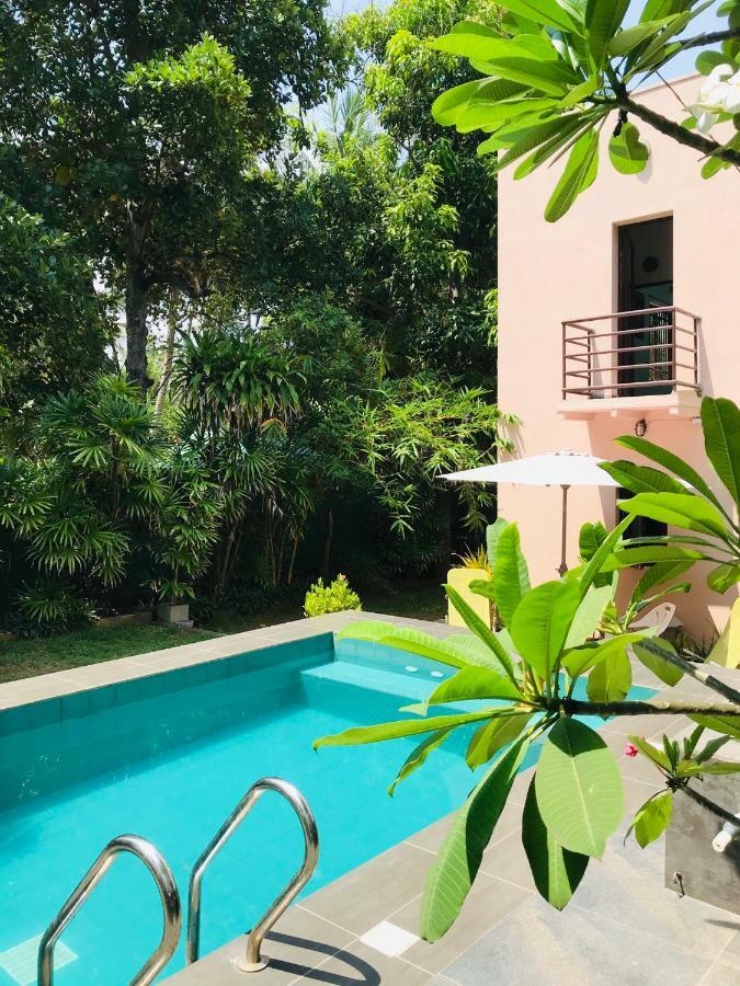 Sri Beach Bungalows And Villa Маравила Экстерьер фото